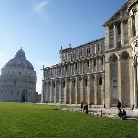 Aida Oda ve Kahvaltı Pisa